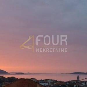 Pakoštane, 2s+db, balkon, pogled na more i jezero