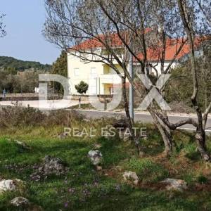 PAŠMAN, ŽDRELAC - građevinski teren 5778m2 s pogledom na more za stambenu zgradu – stanove /apartmane /  obiteljsku kuću / vill...