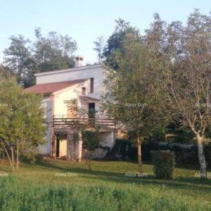 PAZIN - Prodaje se građevinsko zemljište od 2493 m²