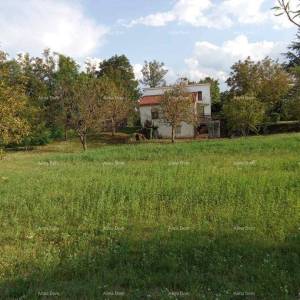 PAZIN - Prodaje se građevinsko zemljište od 2493 m²