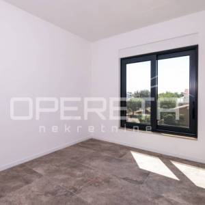 Penthouse s krovnom terasom, 126 m2, 300 m od mora, Sabunike, Privlaka
