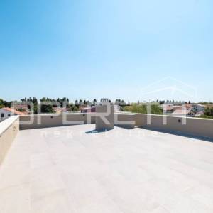Penthouse s krovnom terasom, 126 m2, 300 m od mora, Sabunike, Privlaka