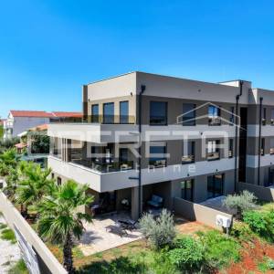 Penthouse s krovnom terasom, 126 m2, 300 m od mora, Sabunike, Privlaka