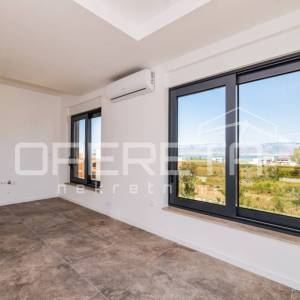 Penthouse s krovnom terasom, 126 m2, 300 m od mora, Sabunike, Privlaka