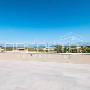 Penthouse s krovnom terasom, 126 m2, 300 m od mora, Sabunike, Privlaka