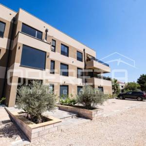 Penthouse s krovnom terasom, 126 m2, 300 m od mora, Sabunike, Privlaka