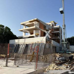 PETRČANE - Luksuzni četverosoban stan 192m² - s vrtom i krovnom terasom!