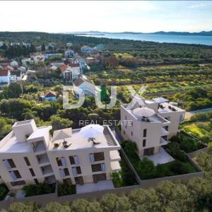 PETRČANE - Luksuzni dvosoban stan 89m² - Pogled na more!