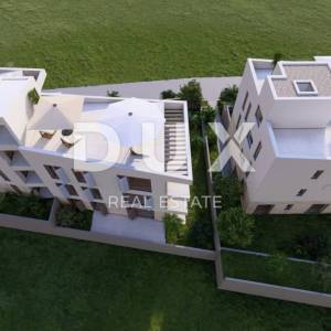 PETRČANE - Luksuzni dvosoban stan 118m² - s vrtom!