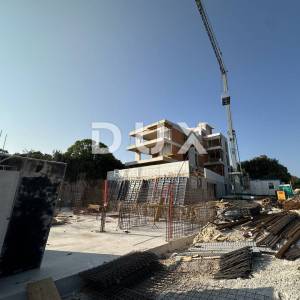 PETRČANE - Luksuzni trosoban penthouse - Pogled na more!!