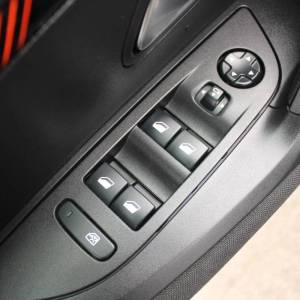 Peugeot 2008 1.2 Puretech *LED, NAVIGACIJA, KAMERA*