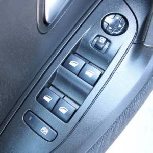 Peugeot 2008 1.2 Puretech *LED, NAVIGACIJA*