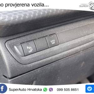 Peugeot 2008 1.2i Executive 110 KS, REG 11/25 TEM+PANO+GR SJED+PDC+NAVI