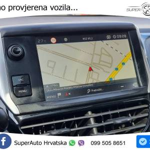 Peugeot 2008 1.2i Executive 110 KS, REG 11/25 TEM+PANO+GR SJED+PDC+NAVI