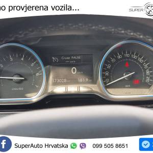 Peugeot 2008 1.2i Executive 110 KS, REG 11/25 TEM+PANO+GR SJED+PDC+NAVI