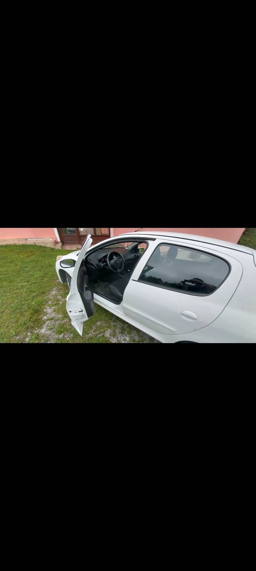 Peugeot 206+ 2012.