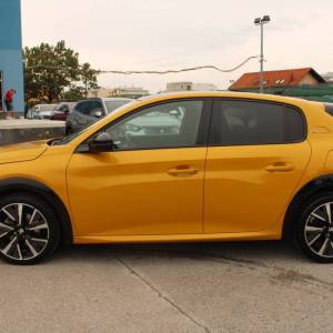 Peugeot 208 1.2 130ks GT Line AUTOMATIK *LED, KAMERA, PANORAMA*