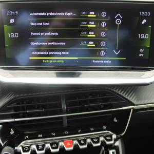 Peugeot 208 1.2 130ks GT Line AUTOMATIK *LED, KAMERA, PANORAMA*