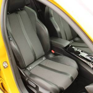 Peugeot 208 1.2 130ks GT Line AUTOMATIK *LED, KAMERA, PANORAMA*