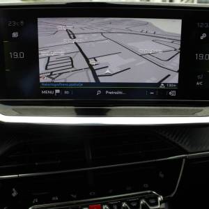 Peugeot 208 1.2 130ks GT Line AUTOMATIK *LED, KAMERA, PANORAMA*