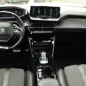 Peugeot 208 1.2 130ks GT Line AUTOMATIK *LED, KAMERA, PANORAMA*