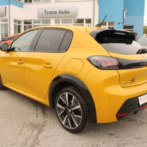 Peugeot 208 1.2 130ks GT Line AUTOMATIK *LED, KAMERA, PANORAMA*