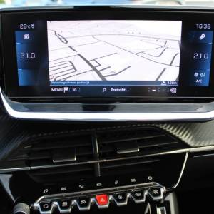 Peugeot 208 1.2 GT 130ks AUTOMATIK *LED, KAMERA, NAVIGACIJA*