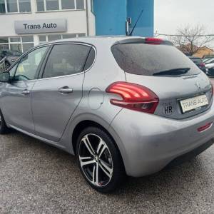 Peugeot 208 1.2 Puretech GT-Line AUTOMATIK *NAVIGACIJA, KAMERA*