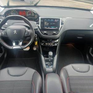 Peugeot 208 1.2 Puretech GT-Line AUTOMATIK *NAVIGACIJA, KAMERA*