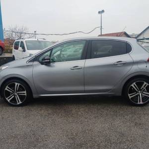 Peugeot 208 1.2 Puretech GT-Line AUTOMATIK *NAVIGACIJA, KAMERA*