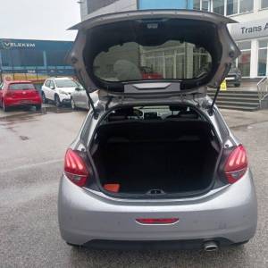 Peugeot 208 1.2 Puretech GT-Line AUTOMATIK *NAVIGACIJA, KAMERA*