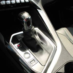 Peugeot 3008 1.2 Puretech Allure *NAVIGACIJA, LED, KAMERA*