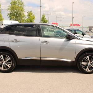 Peugeot 3008 1.2 Puretech Allure *NAVIGACIJA, LED, KAMERA*