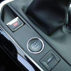 Peugeot 3008 1.2 Puretech *LED, NAVIGACIJA, KAMERA*