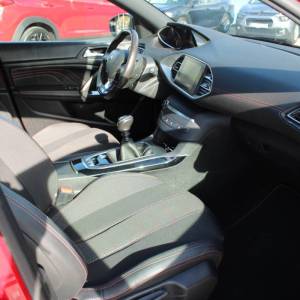 Peugeot 308 1.2 Puretech GT Line *PANORAMA, LED, NAVIGACIJA, KAMERA*