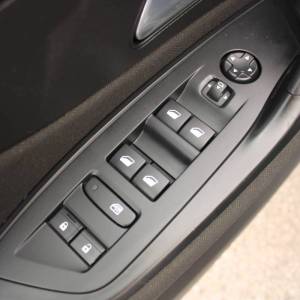 Peugoet 308 1.6 Plug-in Hybrid 180 AUTOMATIK *LED, NAVIGACIJA*