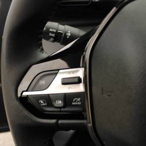 Peugoet 308 1.6 Plug-in Hybrid 180 AUTOMATIK *LED, NAVIGACIJA*