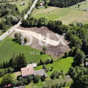 PLITVIČKA JEZERA - Građevinsko zemljište s građevinskim dozvolama za šest kuća