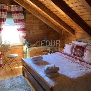 Plitvička jezera - okolica, kuća s 3 stana