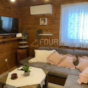 Plitvička jezera - okolica, kuća s 3 stana