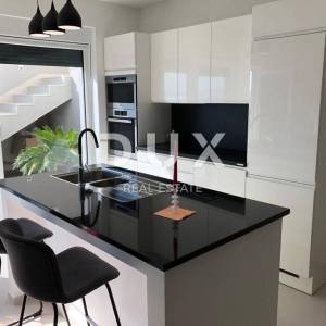 PODGORA - luksuzna apartmanska kuća