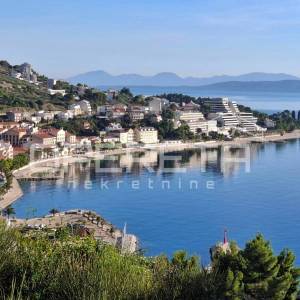Podgora - poljoprivredno zemljište s panoramskim pogledom 