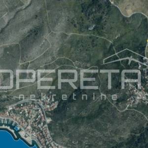 Podgora - poljoprivredno zemljište s panoramskim pogledom 
