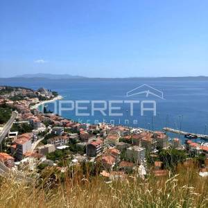 Podgora - poljoprivredno zemljište s panoramskim pogledom 
