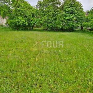Podhum, građevinsko zemljište 1.775m2
