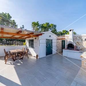 Poljoprivredno zemljište na Korčuli – 14.406 m² za Razvoj i Ulaganje

