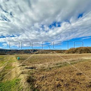 Poljoprivredno zemljište uz obalu rijeke Kosovčice, 96040 m2