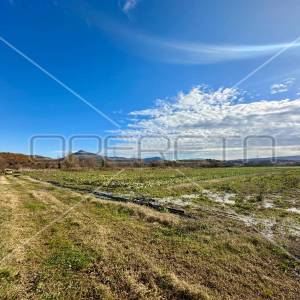 Poljoprivredno zemljište uz obalu rijeke Kosovčice, 96040 m2