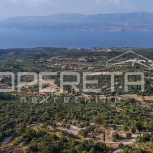 Poljoprivredno zemljište u srce otoka, 29.000m2, Škrip, Brač


