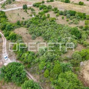 Poljoprivredno zemljište 3.884 m² – okolica Svetvinčenta (Blizu urbanizirane zon